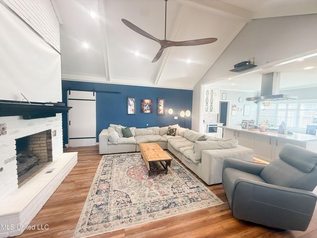 11 Moss Forest Circle, Jackson, MS 39211