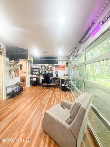 11 Moss Forest Circle, Jackson, MS 39211