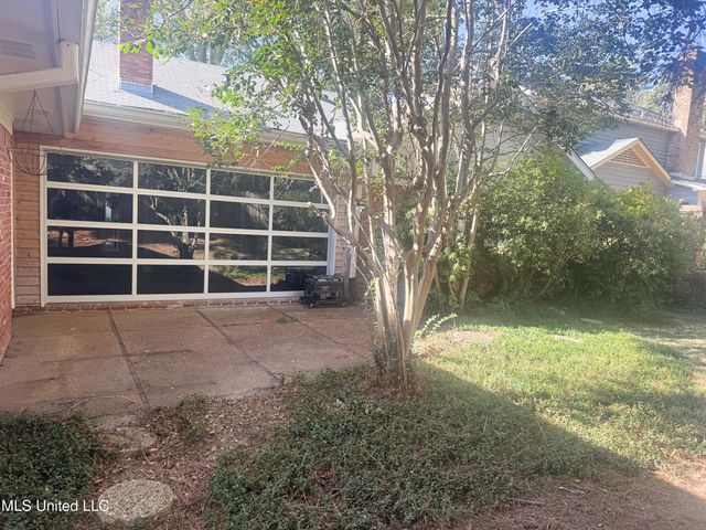 11 Moss Forest Circle, Jackson, MS 39211