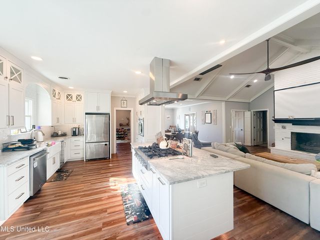 11 Moss Forest Circle, Jackson, MS 39211