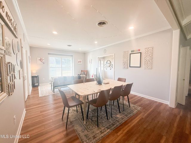 11 Moss Forest Circle, Jackson, MS 39211