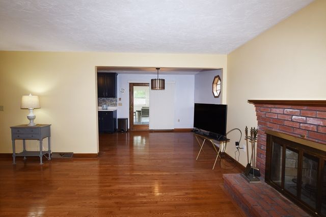 16 Arrow Drive, Whitman, MA 02341