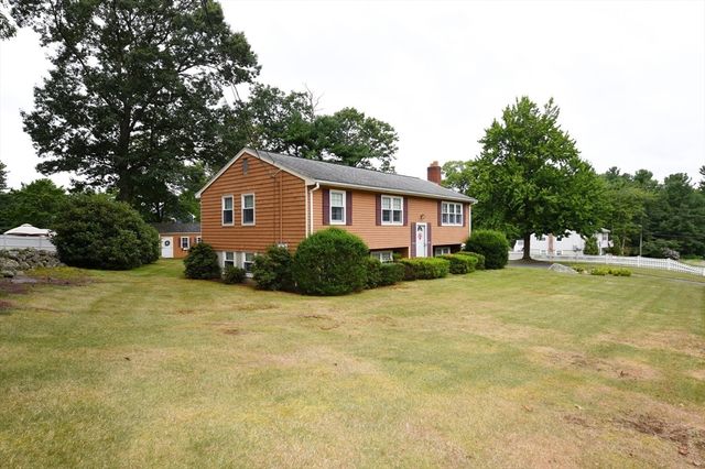 16 Arrow Drive, Whitman, MA 02341
