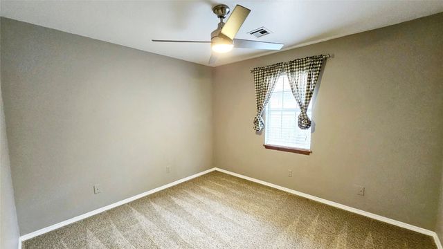 2516 Ridgewood Drive, Moore, OK 73160