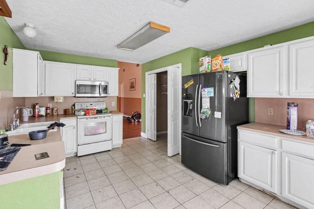 13415 Lake Breeze Lane, Willis, TX 77318