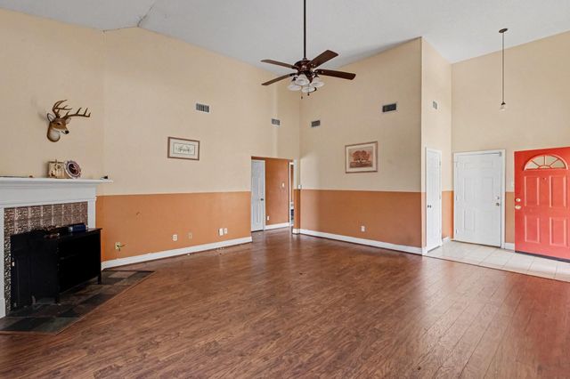 13415 Lake Breeze Lane, Willis, TX 77318
