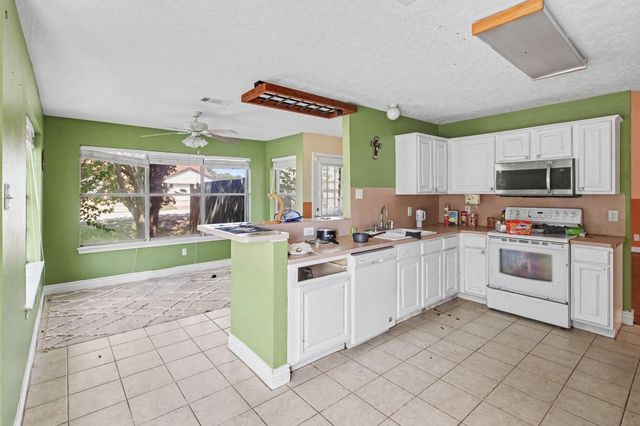 13415 Lake Breeze Lane, Willis, TX 77318