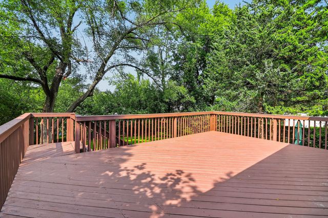 730 Hillcrest Boulevard, Hoffman Estates, IL 60169