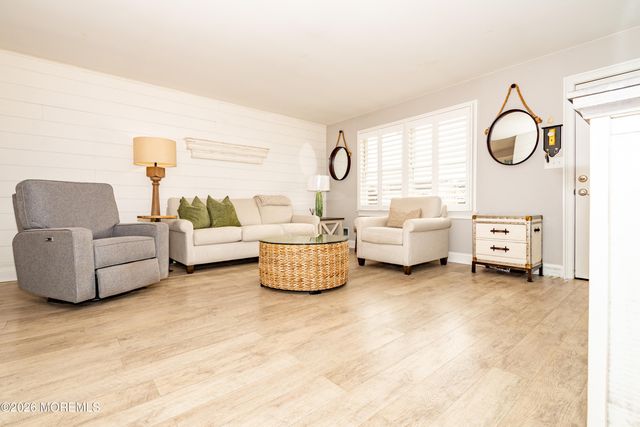 3236 Osborn Terrace, Toms River, NJ 08753