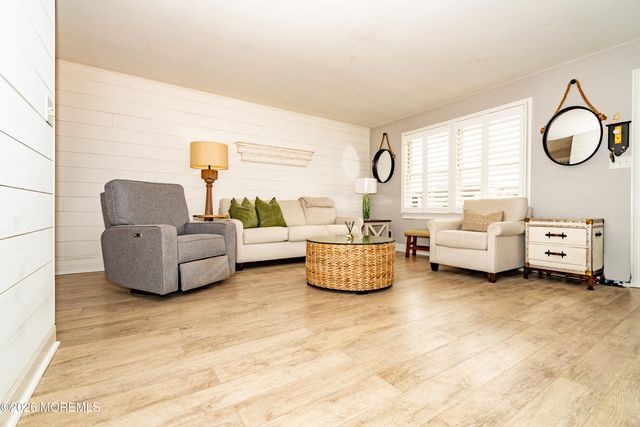 3236 Osborn Terrace, Toms River, NJ 08753