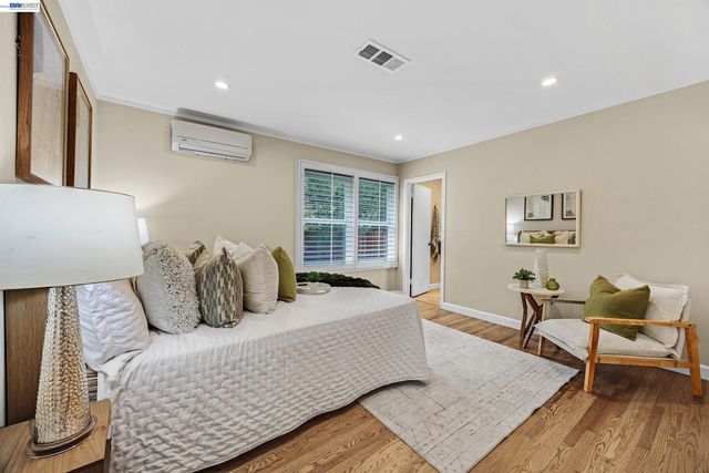 1989 Meadow Rd, Walnut Creek, CA 94595