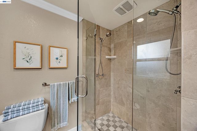 1989 Meadow Rd, Walnut Creek, CA 94595