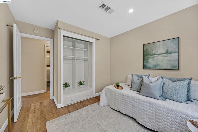 1989 Meadow Rd, Walnut Creek, CA 94595
