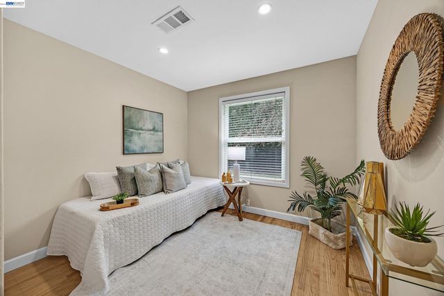 1989 Meadow Rd, Walnut Creek, CA 94595