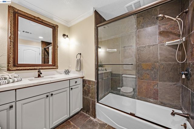 1989 Meadow Rd, Walnut Creek, CA 94595