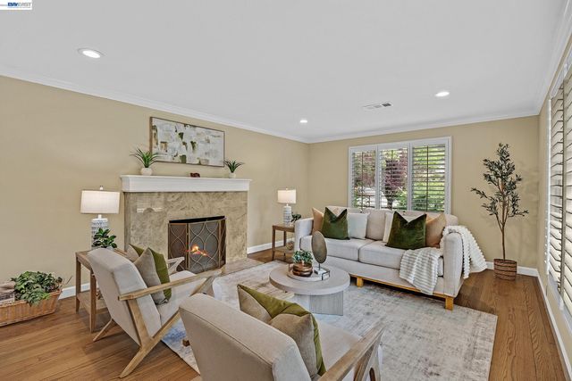 1989 Meadow Rd, Walnut Creek, CA 94595