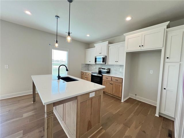 28510 W 161st Street, Gardner, KS 66030