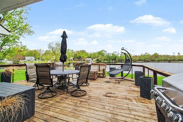8036 Park Road, Whitmore Lake, MI 48189