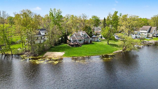 8036 Park Road, Whitmore Lake, MI 48189