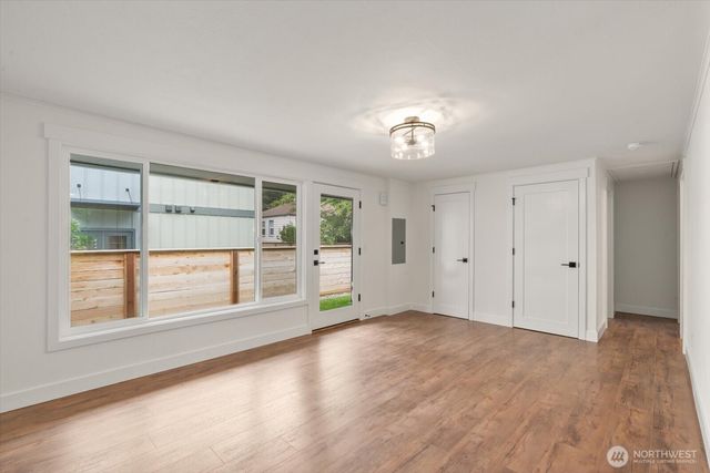 10328 Ashworth Avenue N, Seattle, WA 98133