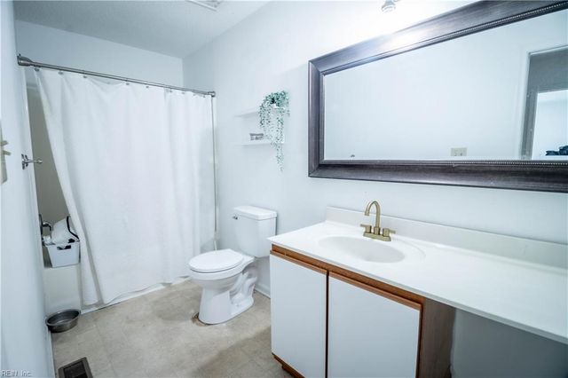 195 Old Bridge RD, Newport News, VA 23608