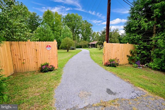 7435 PORT TOBACCO RD, Welcome, MD 20693