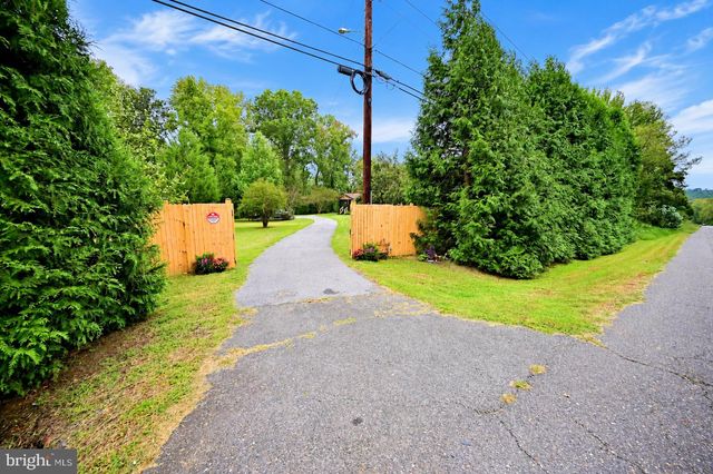 7435 PORT TOBACCO RD, Welcome, MD 20693