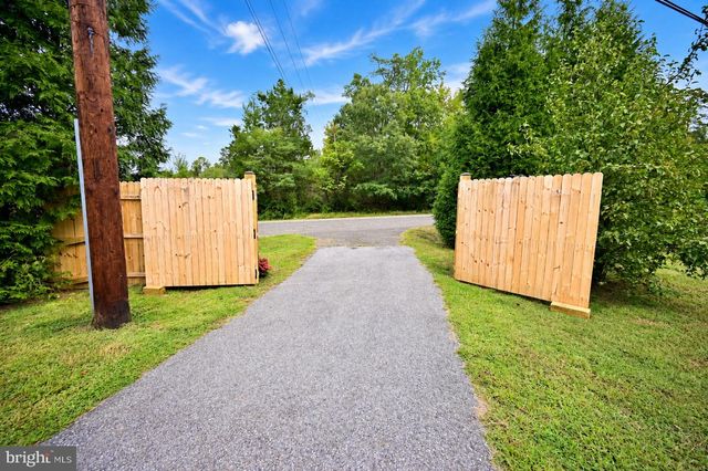 7435 PORT TOBACCO RD, Welcome, MD 20693