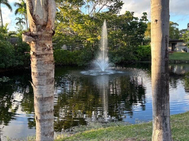 9959 Nob Hill Place, Sunrise, FL 33351