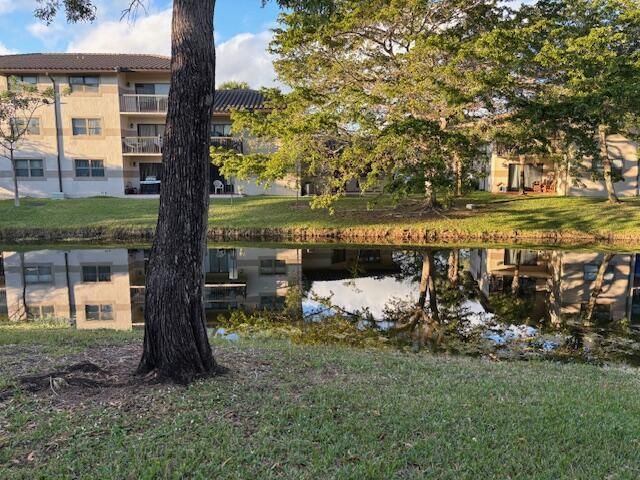 9959 Nob Hill Place, Sunrise, FL 33351