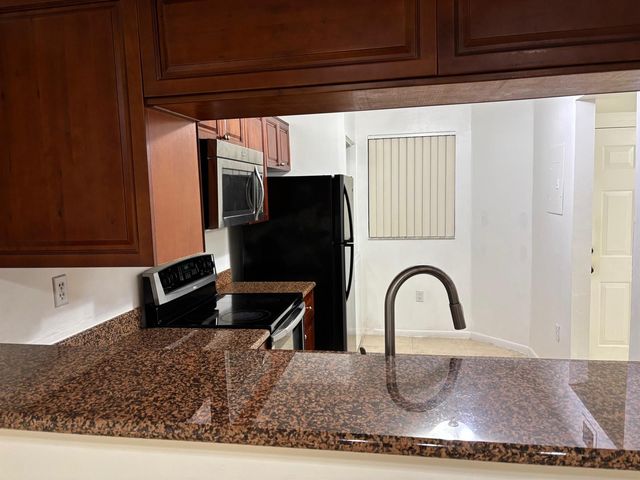 9959 Nob Hill Place, Sunrise, FL 33351
