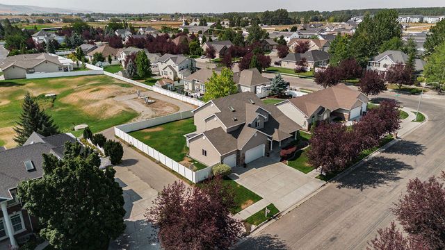 2094 Autumn Lane, Idaho Falls, ID 83404