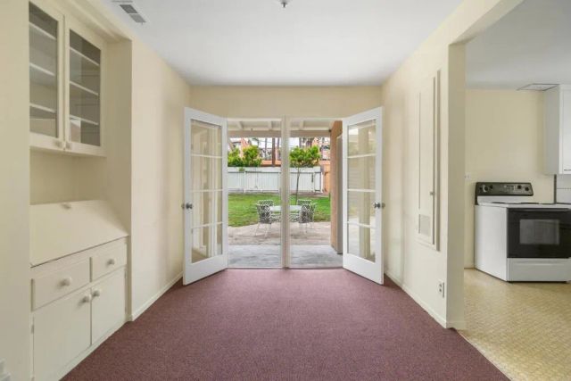 135 4th Street, Encinitas, CA 92024