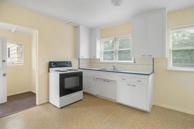 135 4th Street, Encinitas, CA 92024