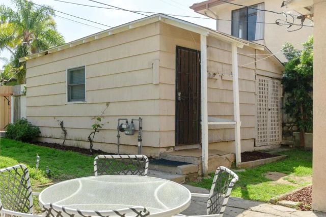 135 4th Street, Encinitas, CA 92024