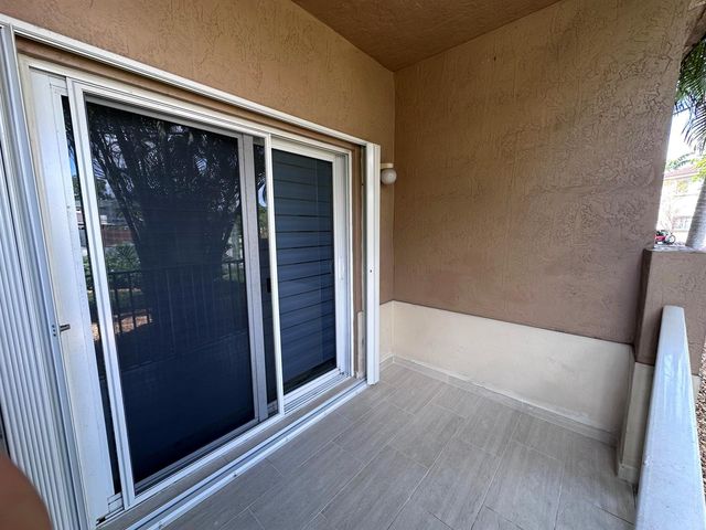 300 E 4th Street 103, Hialeah, FL 33010