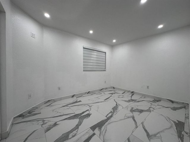 300 E 4th Street 103, Hialeah, FL 33010
