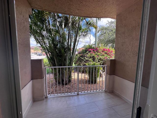 300 E 4th Street 103, Hialeah, FL 33010