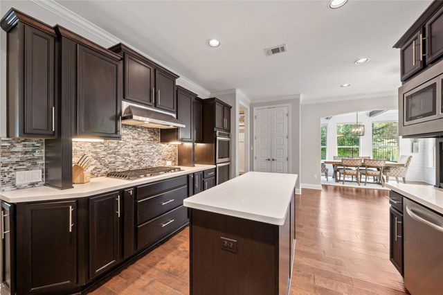108 Kildrummy LN, Lakeway, TX 78738