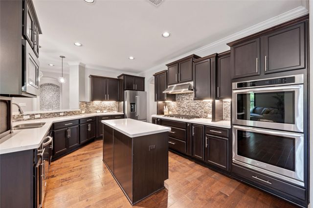 108 Kildrummy LN, Lakeway, TX 78738
