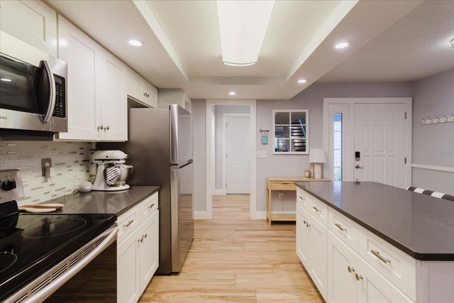 208 ST IVES DR, Palm Harbor, FL 34684