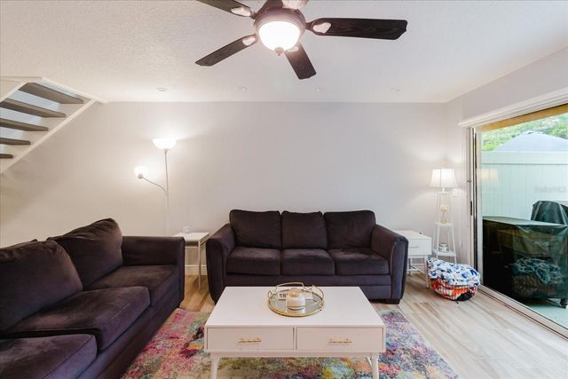 208 ST IVES DR, Palm Harbor, FL 34684