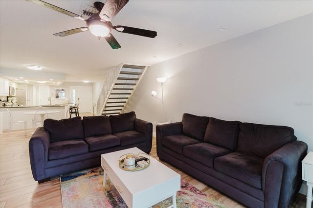 208 ST IVES DR, Palm Harbor, FL 34684