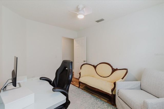 208 ST IVES DR, Palm Harbor, FL 34684