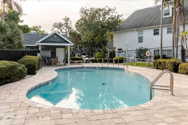 208 ST IVES DR, Palm Harbor, FL 34684