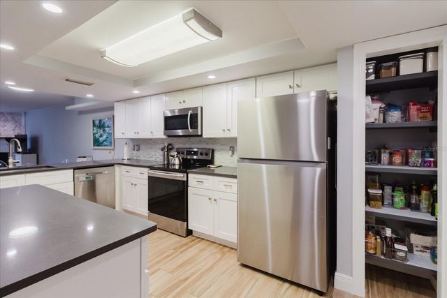 208 ST IVES DR, Palm Harbor, FL 34684