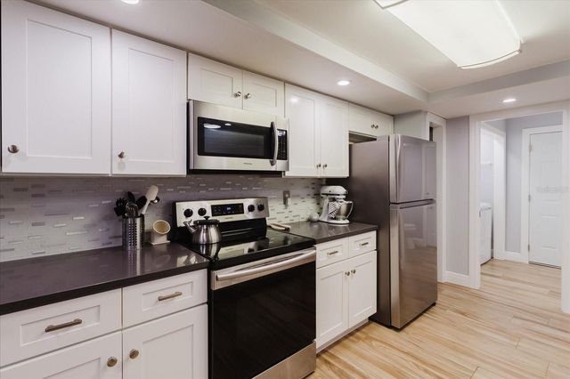 208 ST IVES DR, Palm Harbor, FL 34684