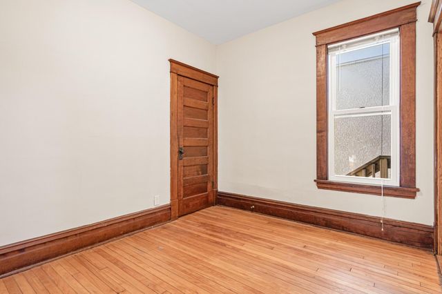 855 Juno Avenue, Saint Paul, MN 55102