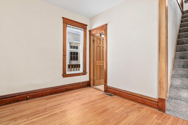 855 Juno Avenue, Saint Paul, MN 55102