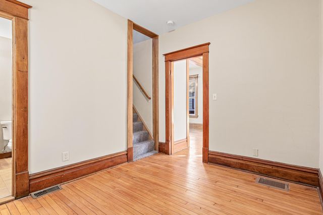 855 Juno Avenue, Saint Paul, MN 55102